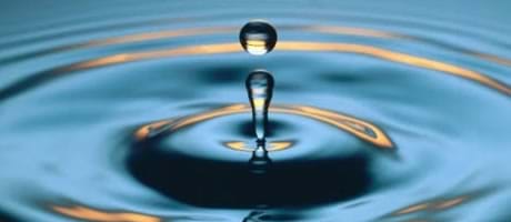 Formación constelaciones en el agua